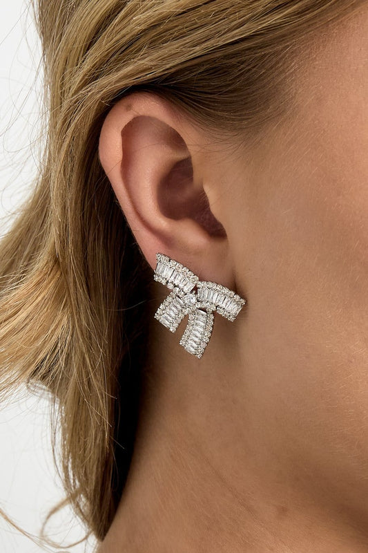 MEA NANI JEWELLERY Sløyfeøredobber 🎀 THE BOWIE EARRINGS – 14 K gullbelagte cubic zirconia øredobber